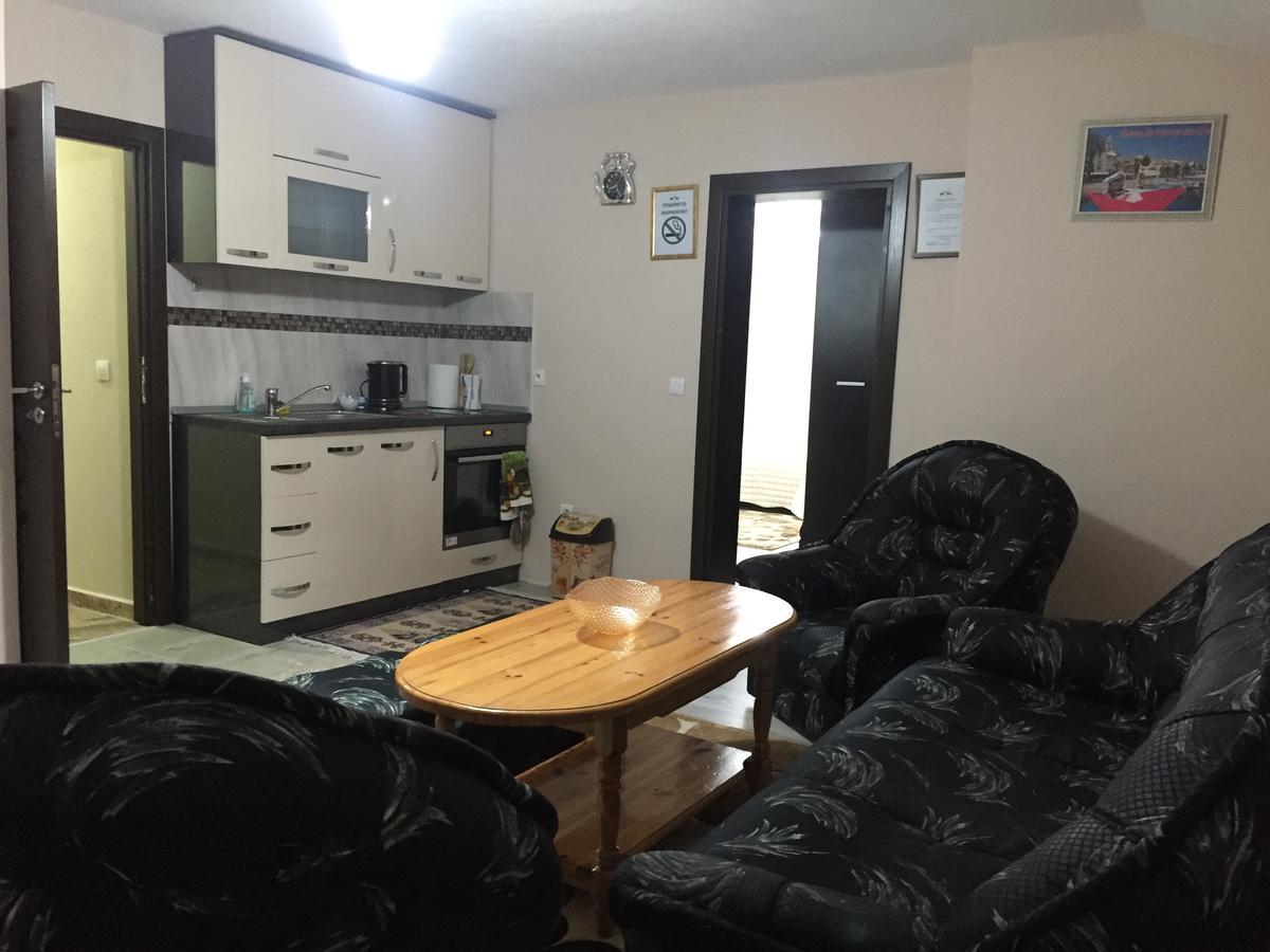 Elenite Guesthouse Gotse Deltjev Exteriör bild